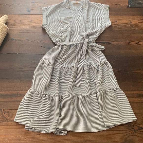 Monteau Dresses & Skirts - Monteau women’s size medium